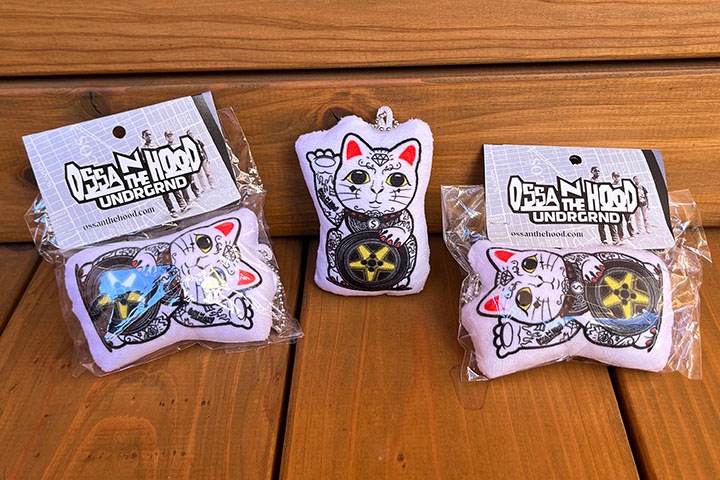 OSSANTHEHOOD pillow keychain (lucky cat)