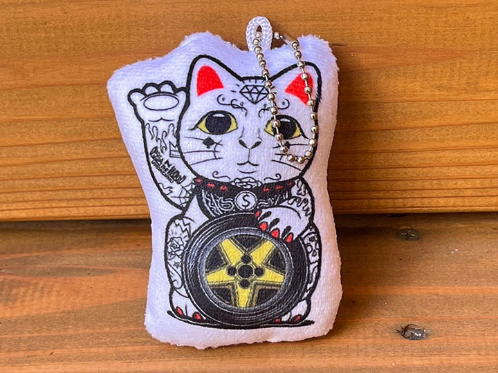 OSSANTHEHOOD pillow keychain (lucky cat)