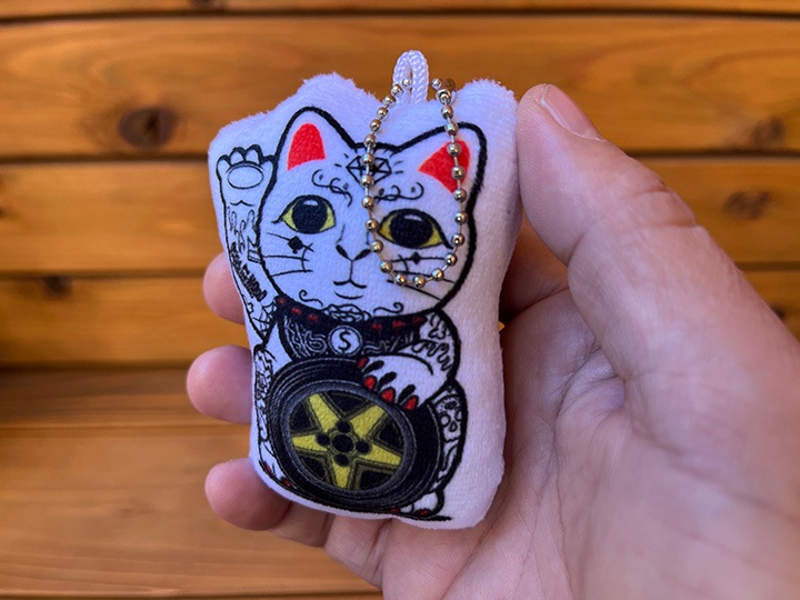 OSSANTHEHOOD pillow keychain (lucky cat)