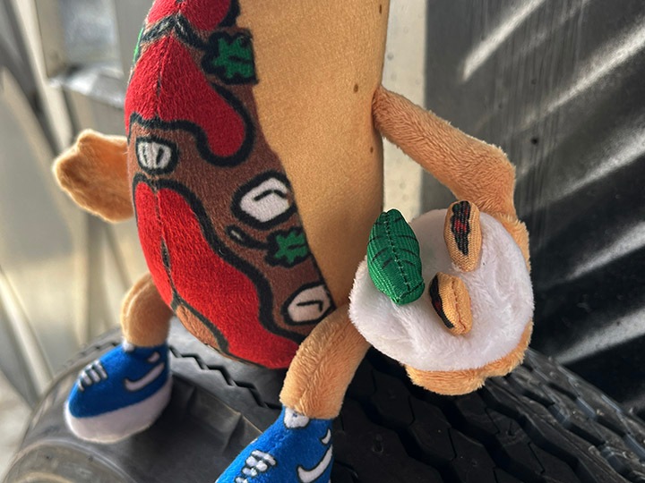 OSSANTHEHOOD "F-yeah TACO !" plush toy