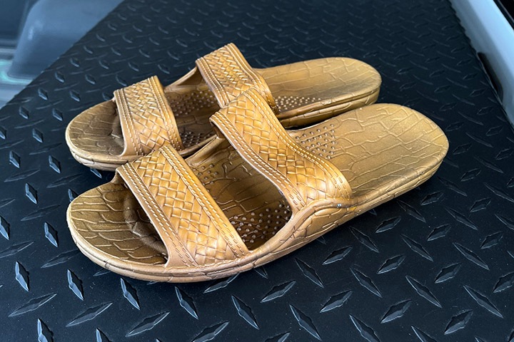 hawaiian sandal / light brown
