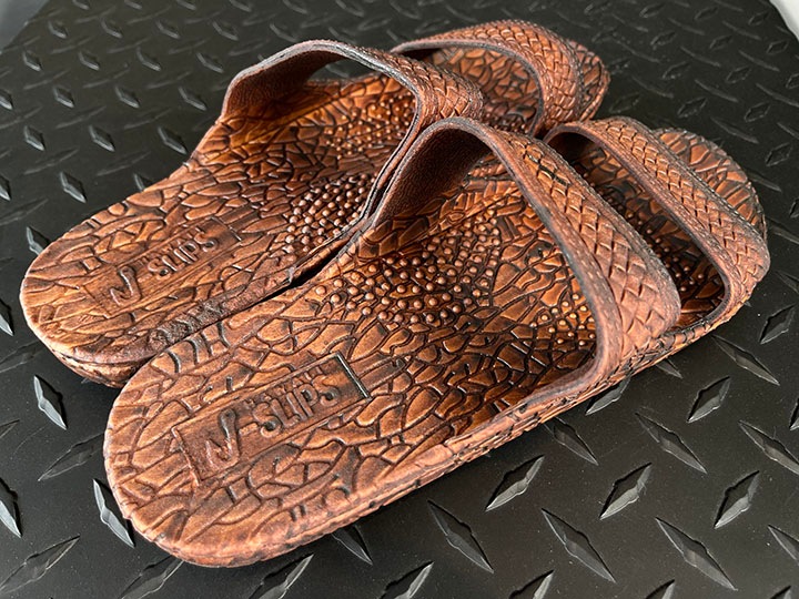 hawaiian sandal / dark brown