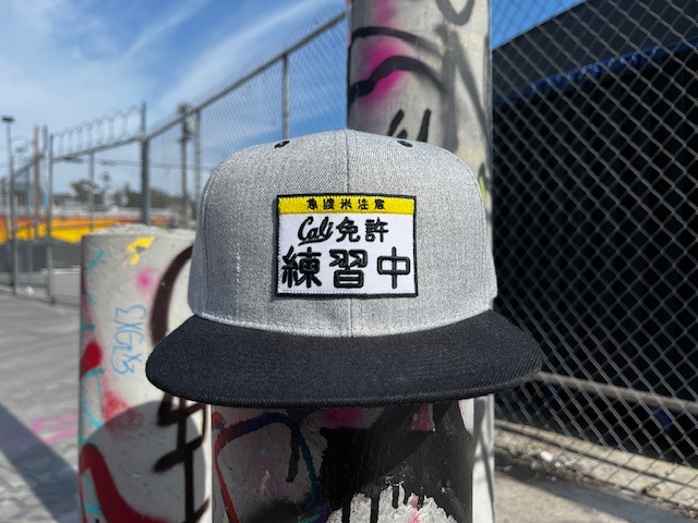 OSSANTHEHOOD snapback cap (caliȵ) / gray x black