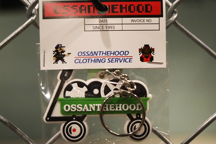 OSSANTHEHOOD keychain (flyer) / green