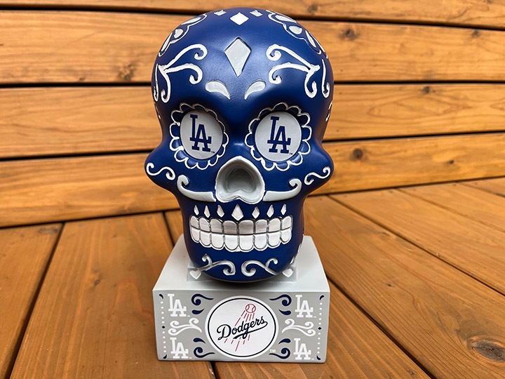 LA DODGERS official resin statue (skull)