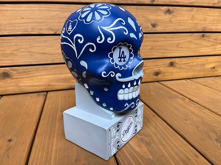 LA DODGERS official resin statue (skull)