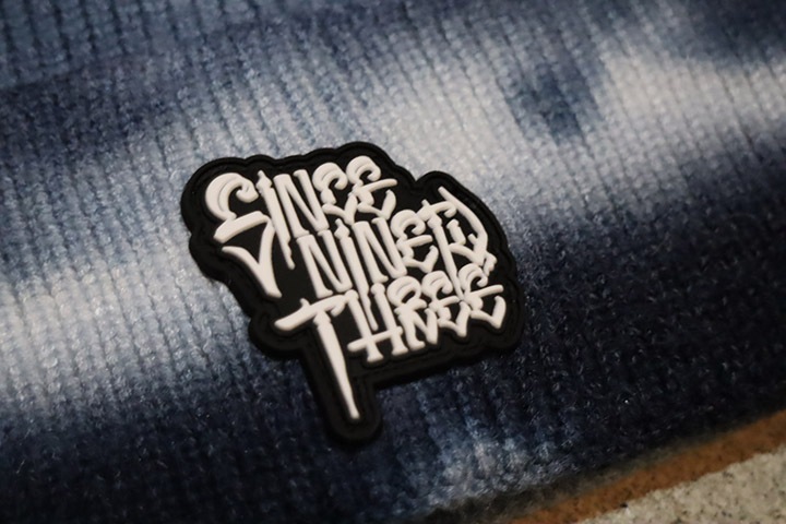 NICETY "SINCE NINETY THREE" beanie / blue tie dye