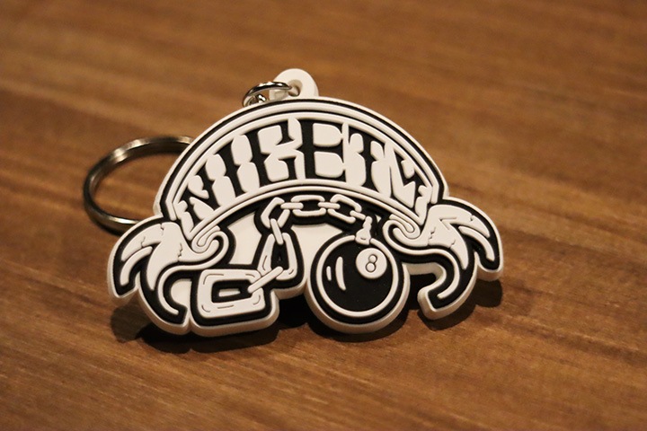 NICETY pvc keychain (8ball)