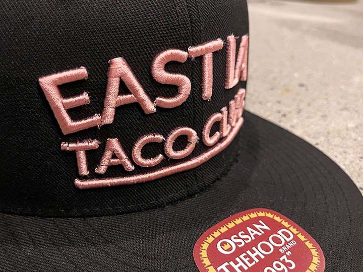 OSSANTHEHOOD snapback cap (eastla) / black & pink