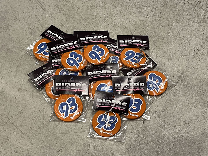 OSSANTHEHOOD pvc keychain (93til)