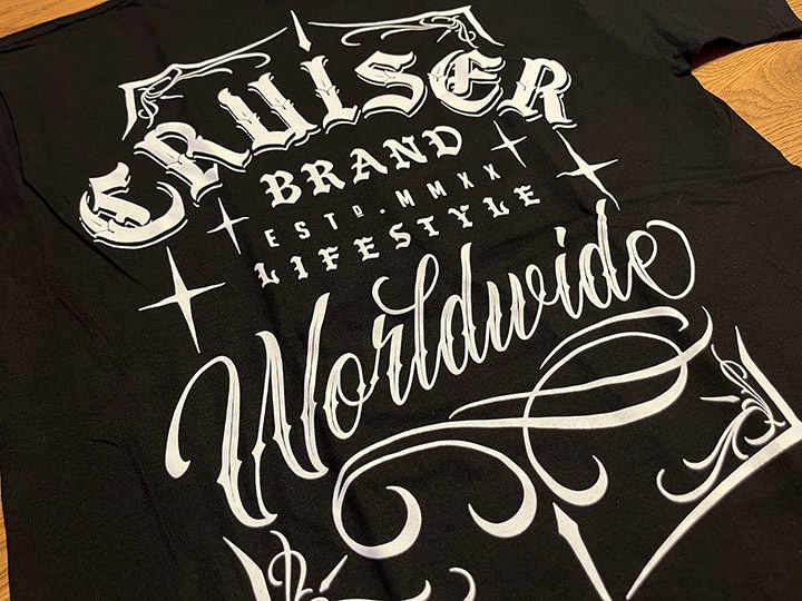 Cruiser brand Tshirt (script) / black