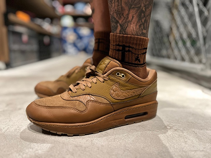 OSSANTHEHOOD socks / "եåȥ"