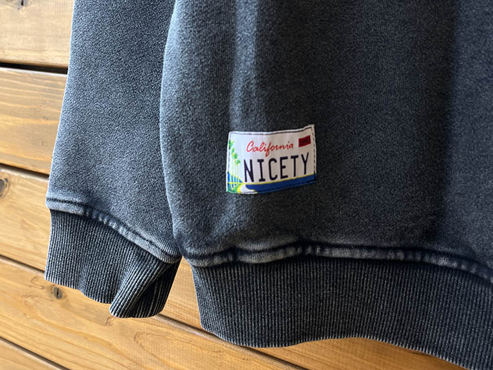 OSSANTHEHOOD 12oz. crewneck sweat (six buttons) / washed black