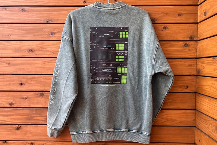 OSSANTHEHOOD 12oz. crewneck sweat (six buttons) / washed green