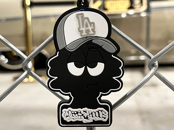 OSSANTHEHOOD pvc keychain (imbig) / black