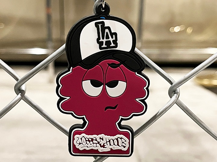 OSSANTHEHOOD pvc keychain (imbig) / purple