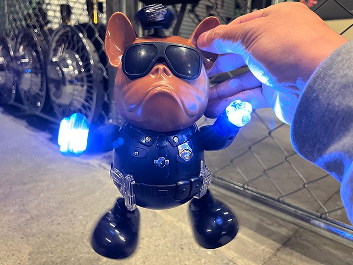 DOG POLICE moving toy