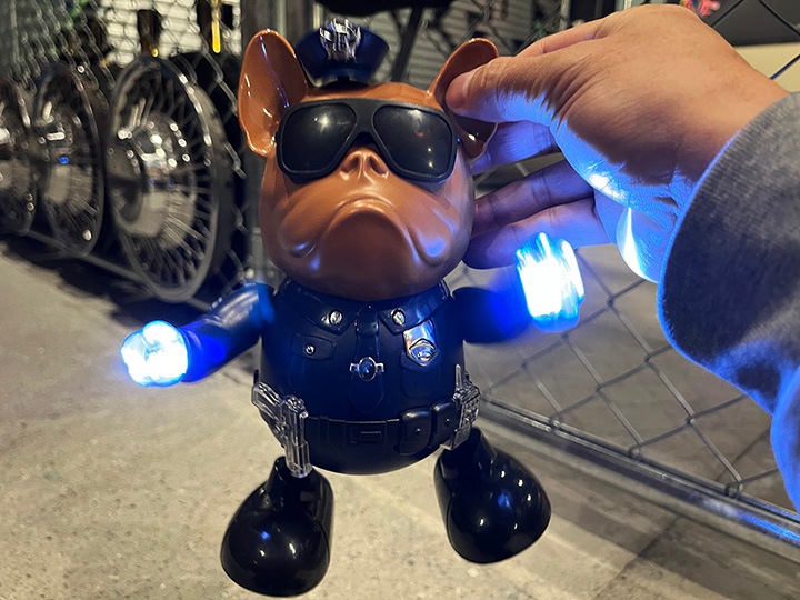 DOG POLICE moving toy