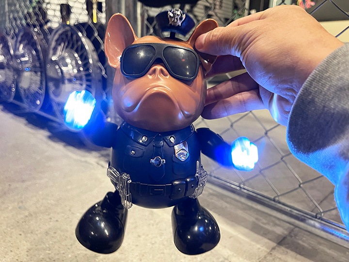 DOG POLICE moving toy