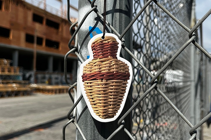 OSSANTHEHOOD air freshener (basket) / black