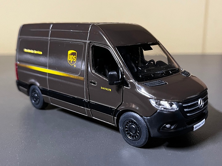 MERCEDES UPS sprinter die cast van 