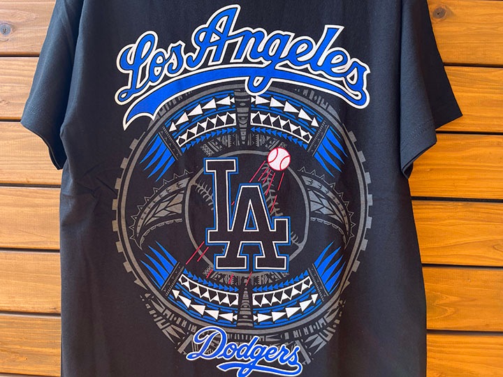 LA hawaiian tribal Tshirt / black