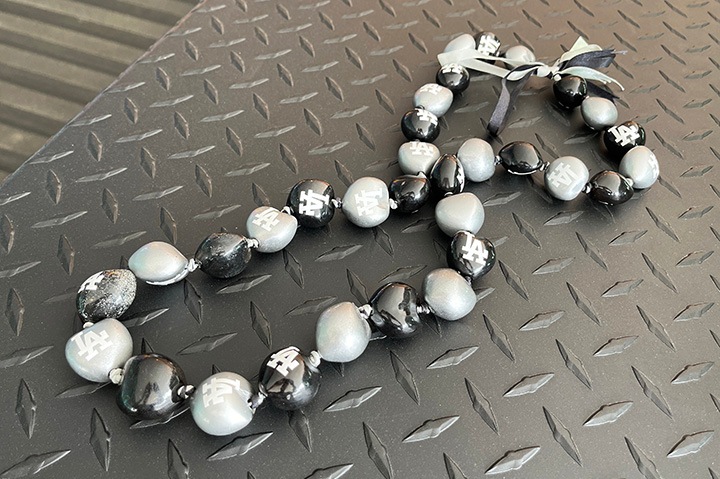 custom kukui lei (LA) / black & gray