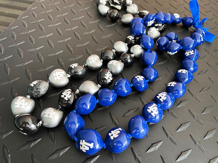custom kukui lei (LA) / black & gray