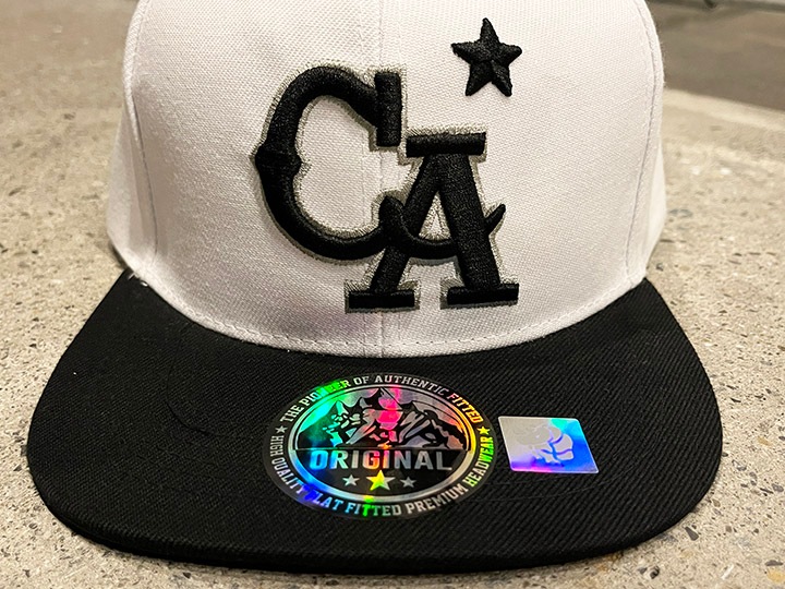 California logo snapback cap / black & white