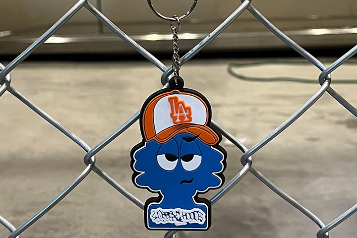 OSSANTHEHOOD pvc keychain (imbig) / blue