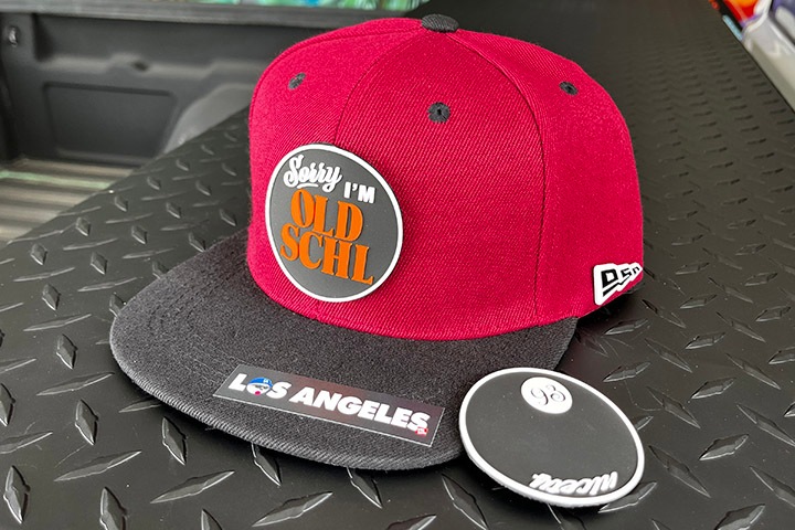 OSSANTHEHOOD "2 face" snapback cap / black x burgandy