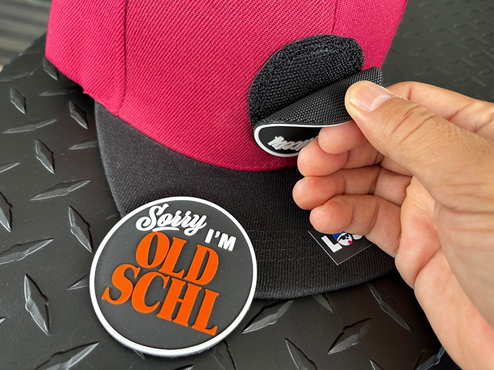 OSSANTHEHOOD "2 face" snapback cap / black x burgandy