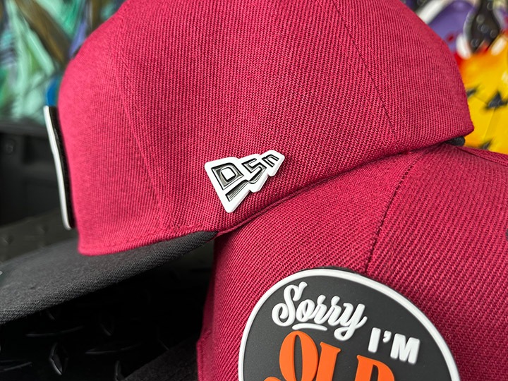 OSSANTHEHOOD "2 face" snapback cap / black x burgandy