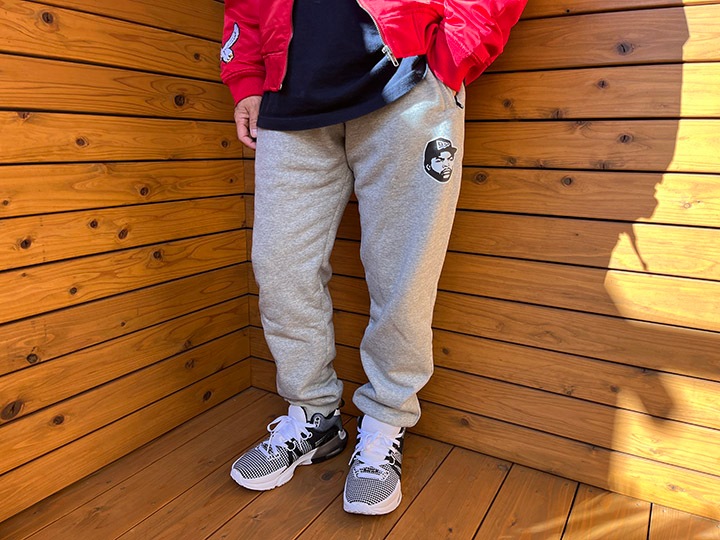 OSSANTHEHOOD blanket jogger pants (og face) dark gray
