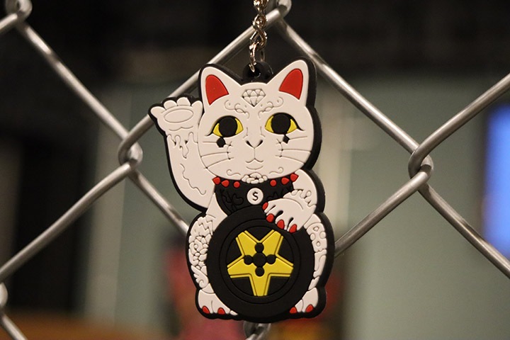 OSSANTHEHOOD pvc keychain (lucky cat)