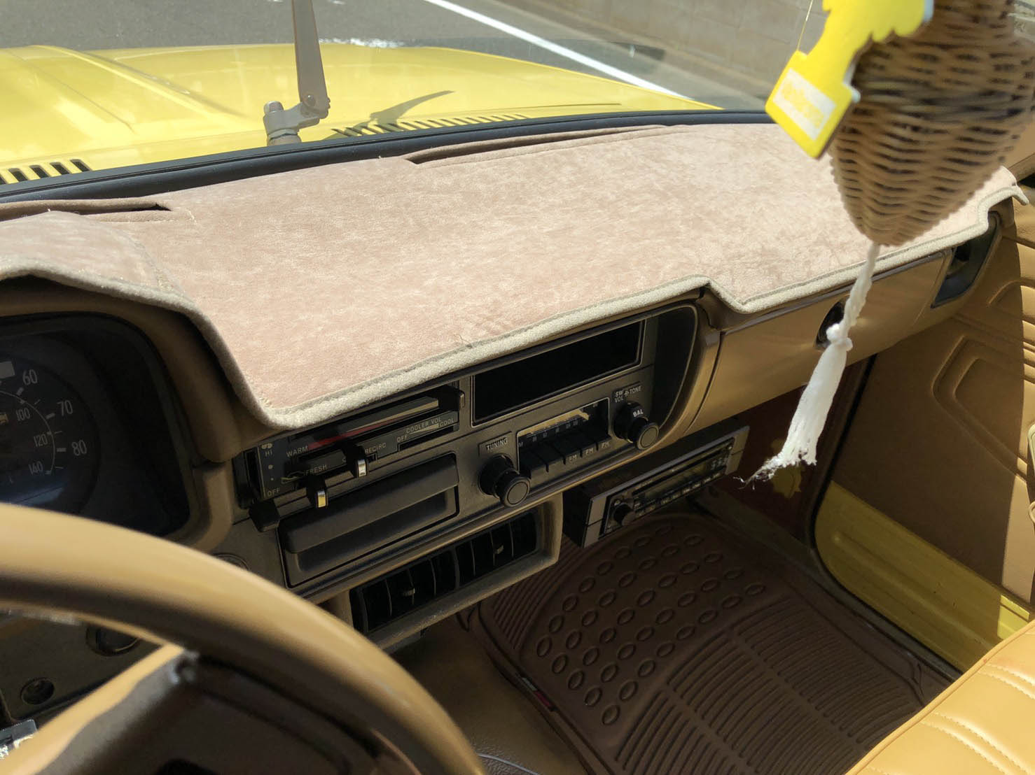 AUTO DASH COVER