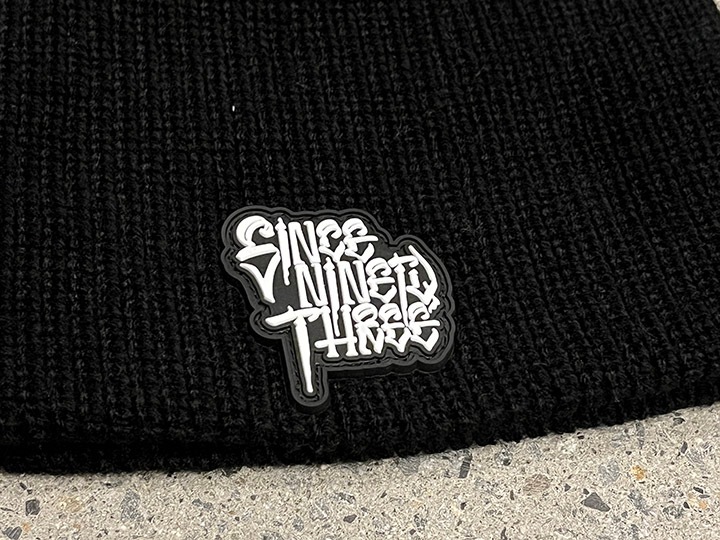 NICETY "SINCE NINETY THREE" short beanie / black
