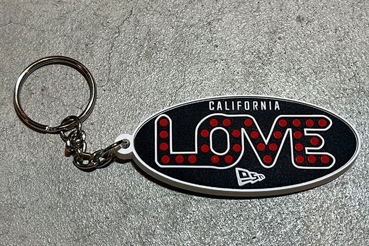 OSSANTHEHOOD pvc keychain (cali_love)