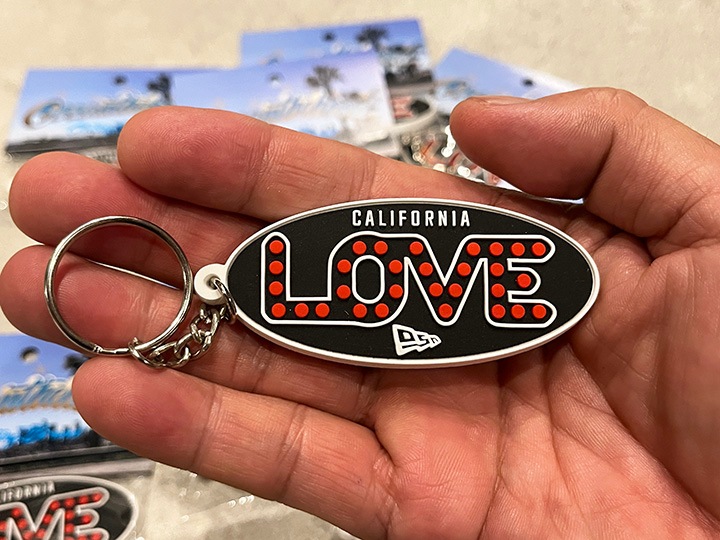 OSSANTHEHOOD pvc keychain (cali_love)