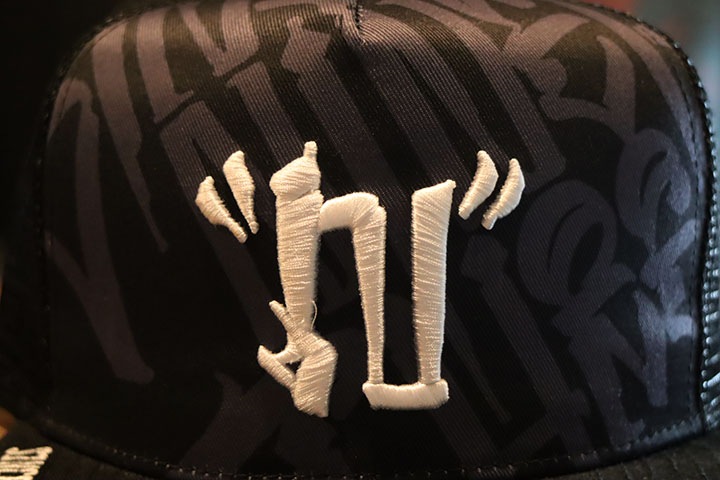 NICETY "N" mesh flatbill trucker cap / black