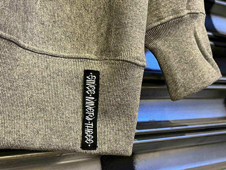 "SINCE NINETY THREE" chenille crewneck sweat / gray