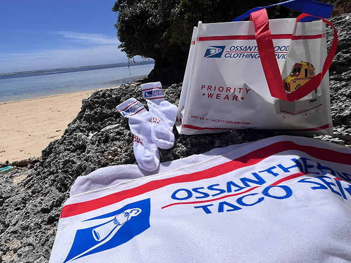 OSSANTHEHOOD beach towel (postal) / white