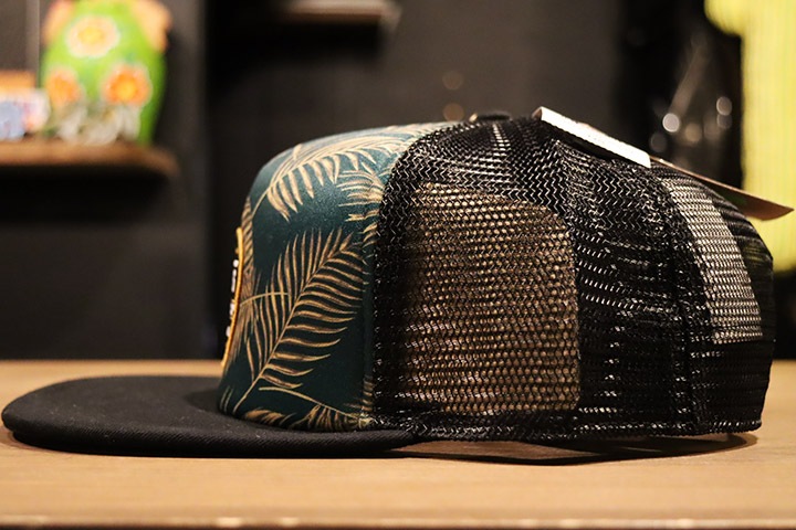 VANS mesh trucker cap / leaf & black