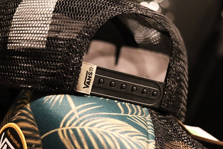 VANS mesh trucker cap / leaf & black