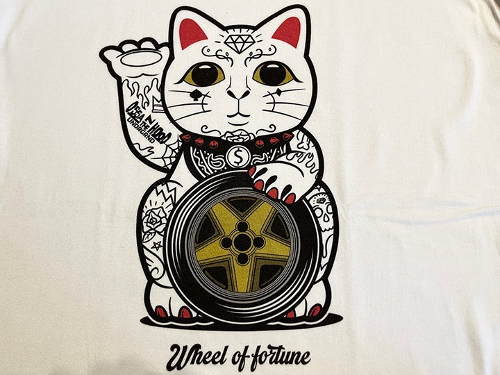 OSSANTHEHOOD Tshirt (lucky cat) / white