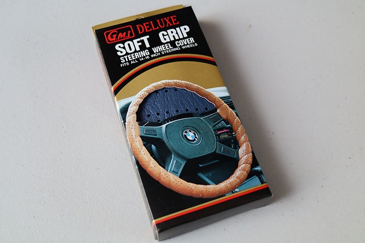 soft grip steering wheel cover / blue