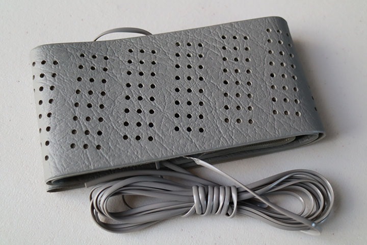 soft grip steering wheel cover / gray