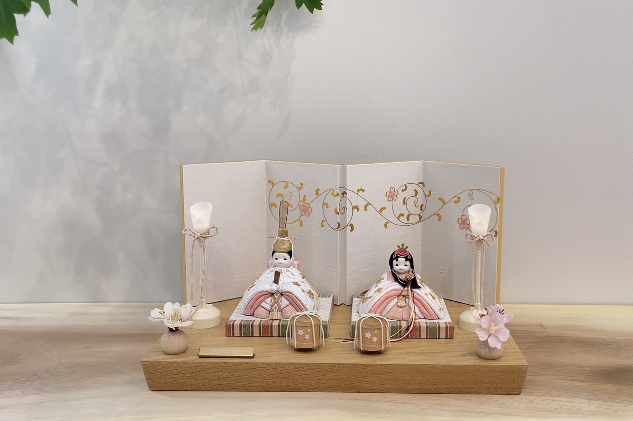 F22 高級塗り台と屏風のみ　台巾75㎝位　ひな人形飾り台　親王飾り F22 高級塗り台と屏風のみ 台巾75㎝位 ひな人形飾り台 親王