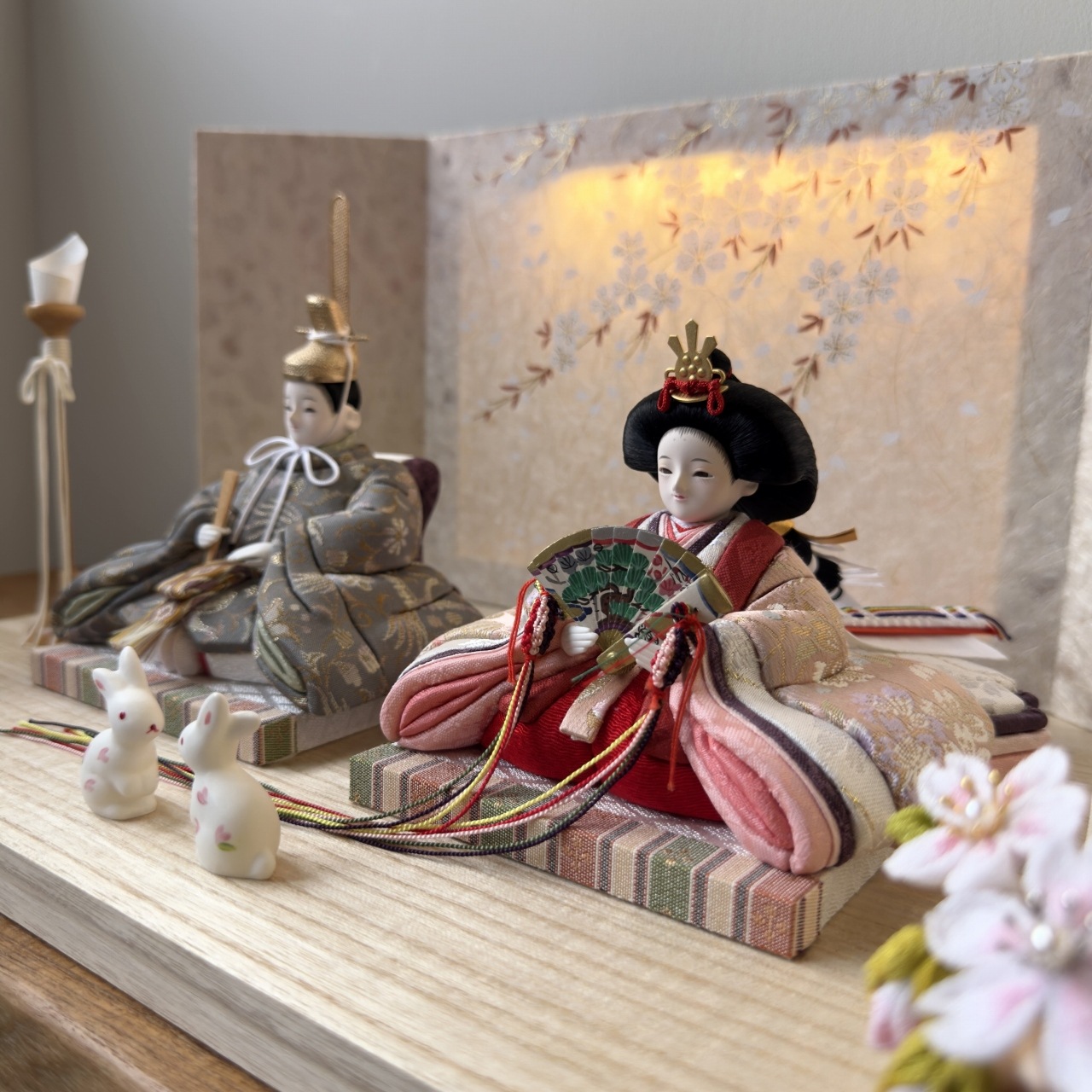 rico-粋-きさき 木目込み親王飾り雛人形 木台 しだれ桜屏風 | 飾り台の