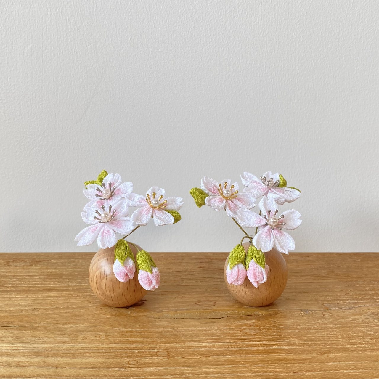 rico-粋-きさき 木目込み親王飾り雛人形 木台 しだれ桜屏風 | 飾り台の